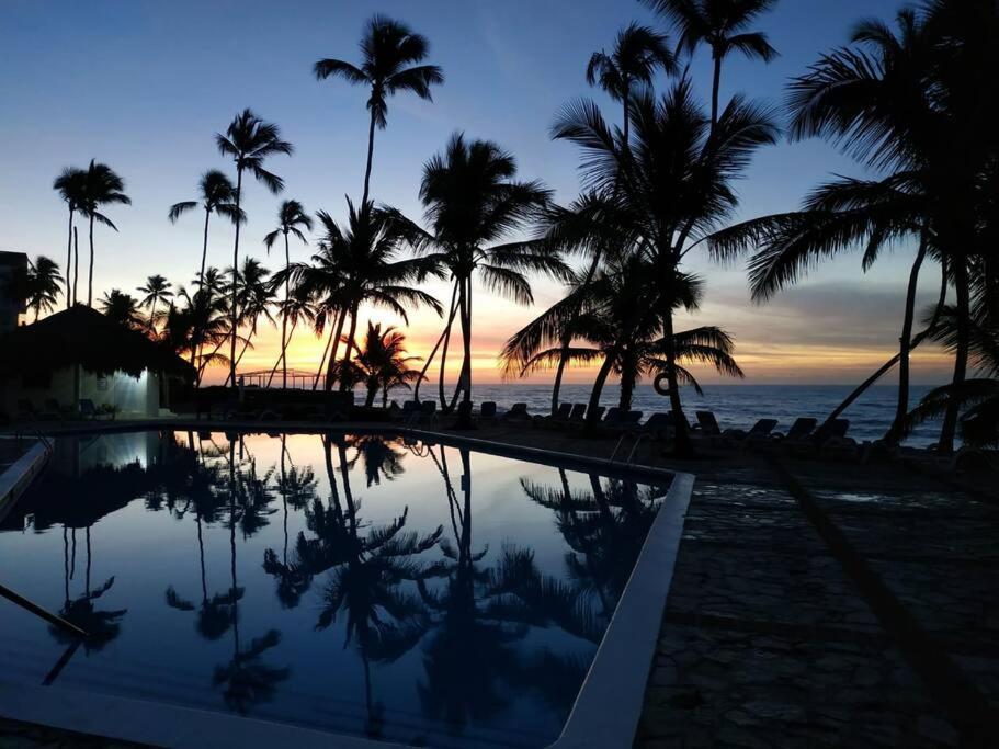 Modern, Welcoming Studio, Ocean View In خوان دوليو المظهر الخارجي الصورة