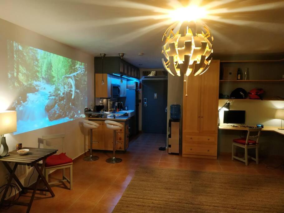 Modern, Welcoming Studio, Ocean View In خوان دوليو المظهر الخارجي الصورة